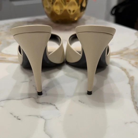 Saint Laurent Women's Beige Open-Toe Mules - Picture 2 of 4